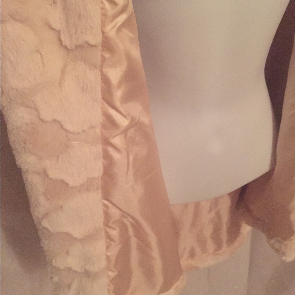 New Hi/ Low warm vest - Picture 5 of 5